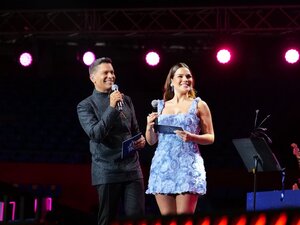 Ismael Cala y Karina Banda (Presentadores) - Gran Final TalenPro 2025