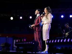 Marco Oses y Nathy Gonz&aacute;lez (Presentadores) - Gran Final TalenPro 2025