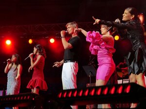 Carlos Baute junto a Generaci&oacute;n TalenPro - Gran Final TalenPro 2025